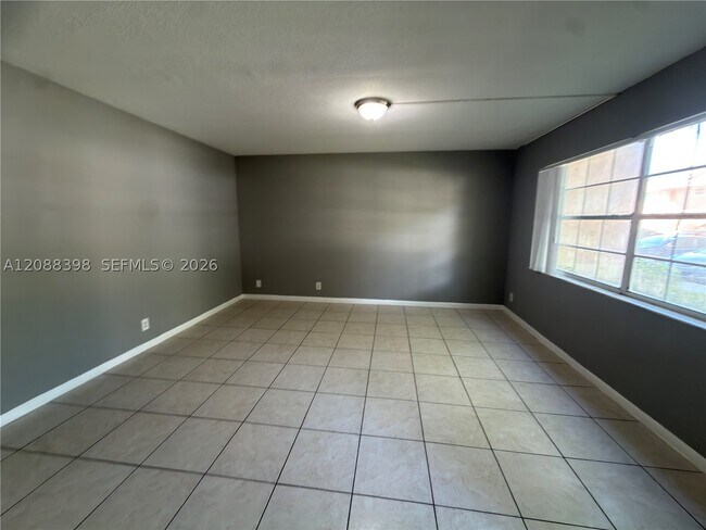 Building Photo - 11448 NW 43rd St