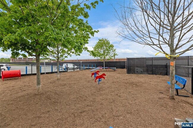 Building Photo - 109 Roosevelt Dr