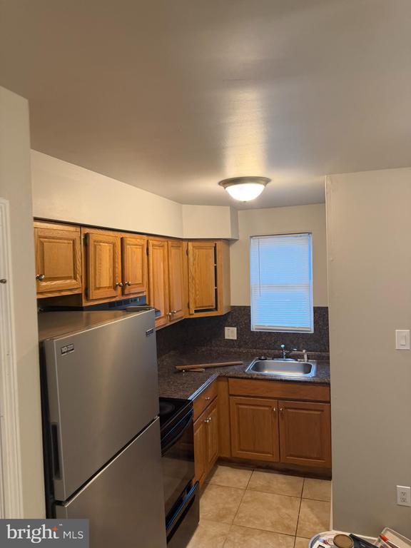 Building Photo - 658 Tara Dr