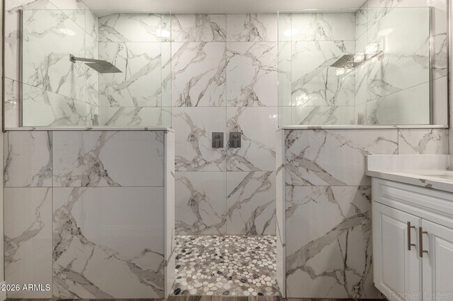 Building Photo - 14506 W Huron Dr