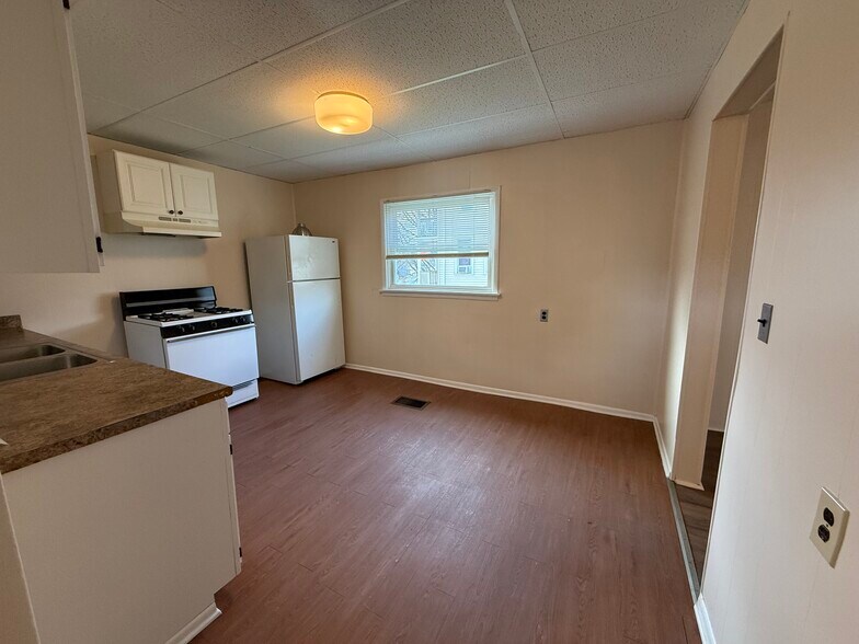 Kitchen - 334 Liberty St