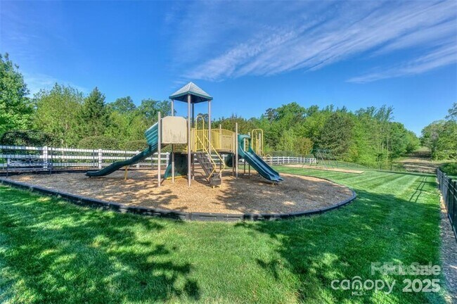 Building Photo - 188 Water Oak Dr