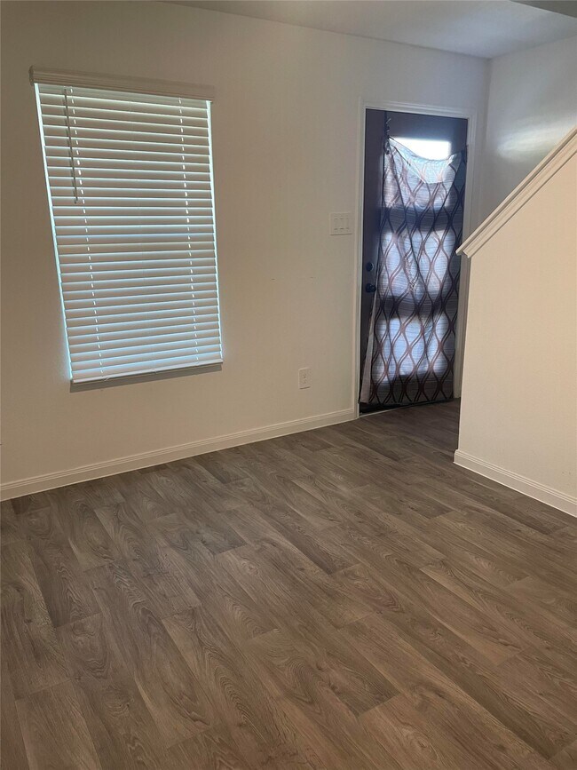 Building Photo - 9718 Marie Vlg Ct