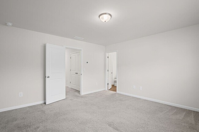 Building Photo - ***MOVE IN SPECIAL -$500 OF FIRST 2 MONTHS RENT WITH A FEBRARY 27TH OR SOONER MOVE IN DATE***Welc...