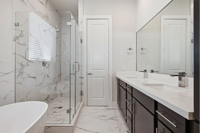 Building Photo - 2948 Alice St