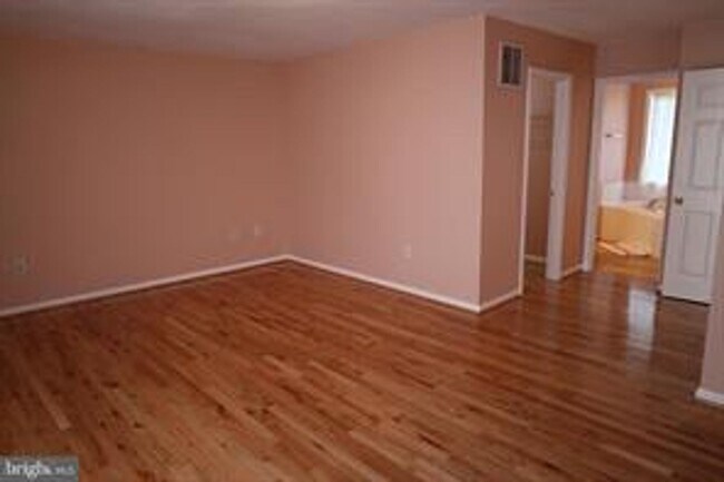 Building Photo - 10222 Stagecoach Dr