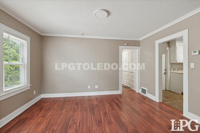 Building Photo - 2030 Wyndhurst Rd