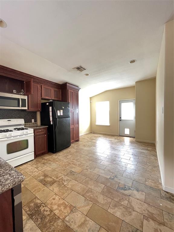 Building Photo - 815 Kiley Dr