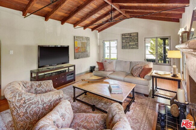 Building Photo - 855 N La Jolla Ave