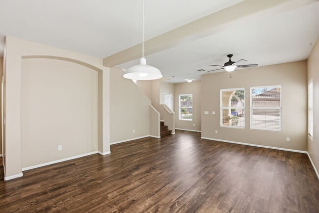 Building Photo - 981 S Deerfield Ln