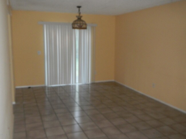 Building Photo - 517 Tuxedo Ct