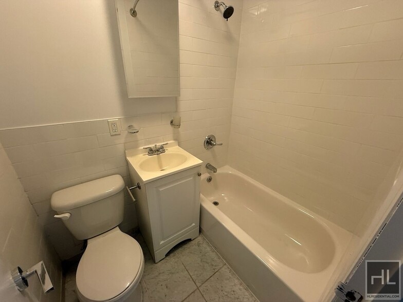 Building Photo - East 61 Street