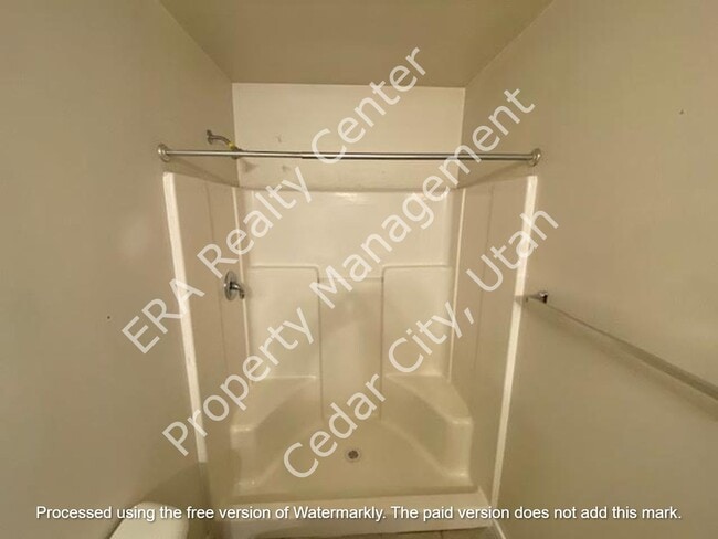 Building Photo - 330 N 900 W