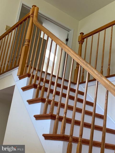 Building Photo - 8 Poplar Ct