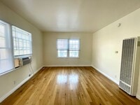 Building Photo - Charming Studio Near LACMA, The Grove & Melrose-Fairfax! MOVE IN READY!