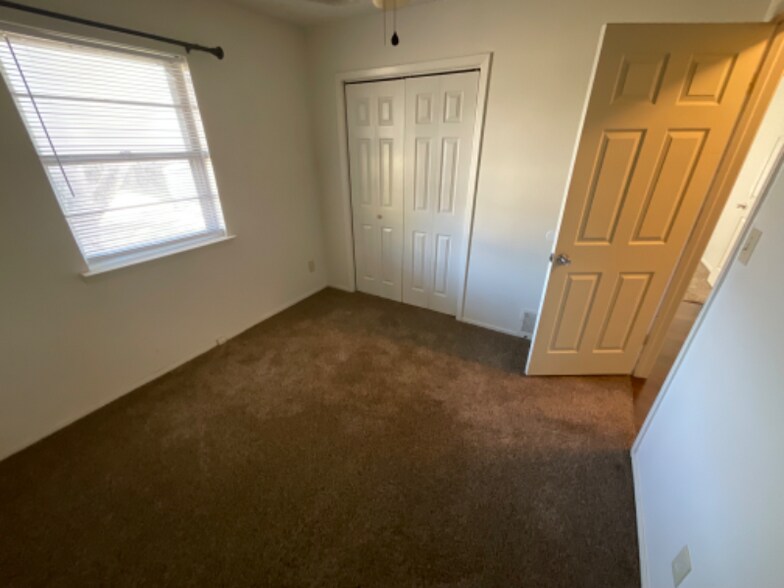 Building Photo - 4715 Catalina Dr