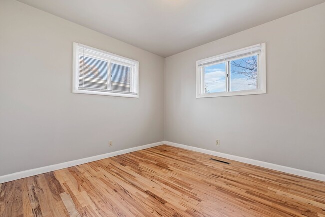 Building Photo - ** $825.00 Move In Credit to be Applied to...