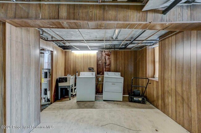 Building Photo - 814 S Webster Ave