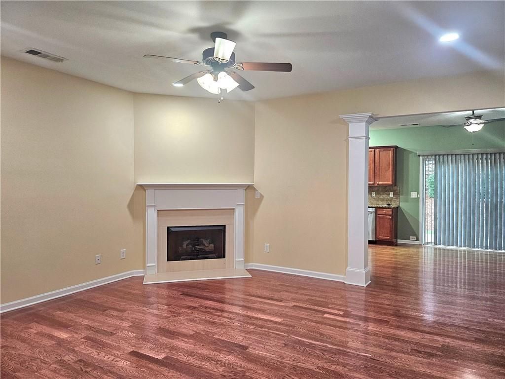 Building Photo - 2712 Beynon Ln NE