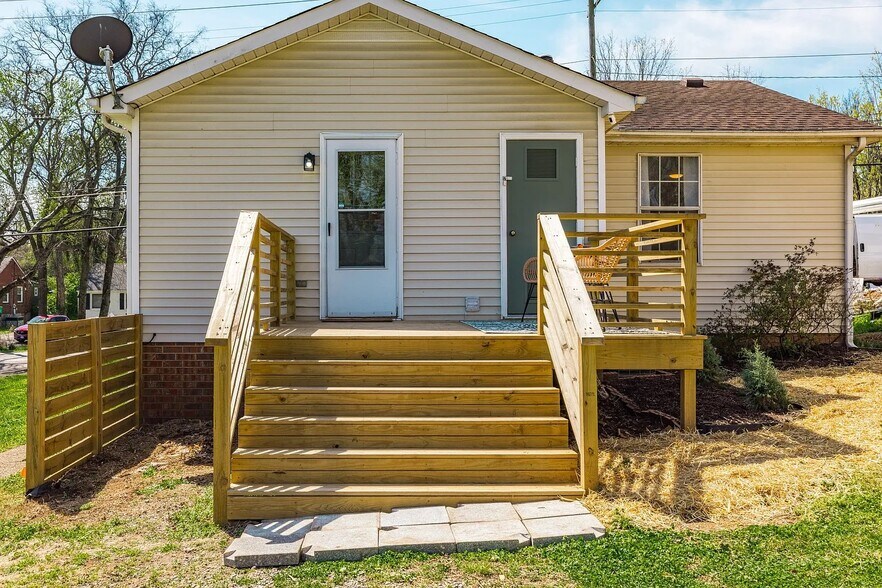 Building Photo - 1119 Haysboro Ave