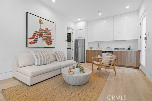 Building Photo - 4532 Katherine Ave