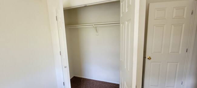 Building Photo - 1634 Northfield Rd