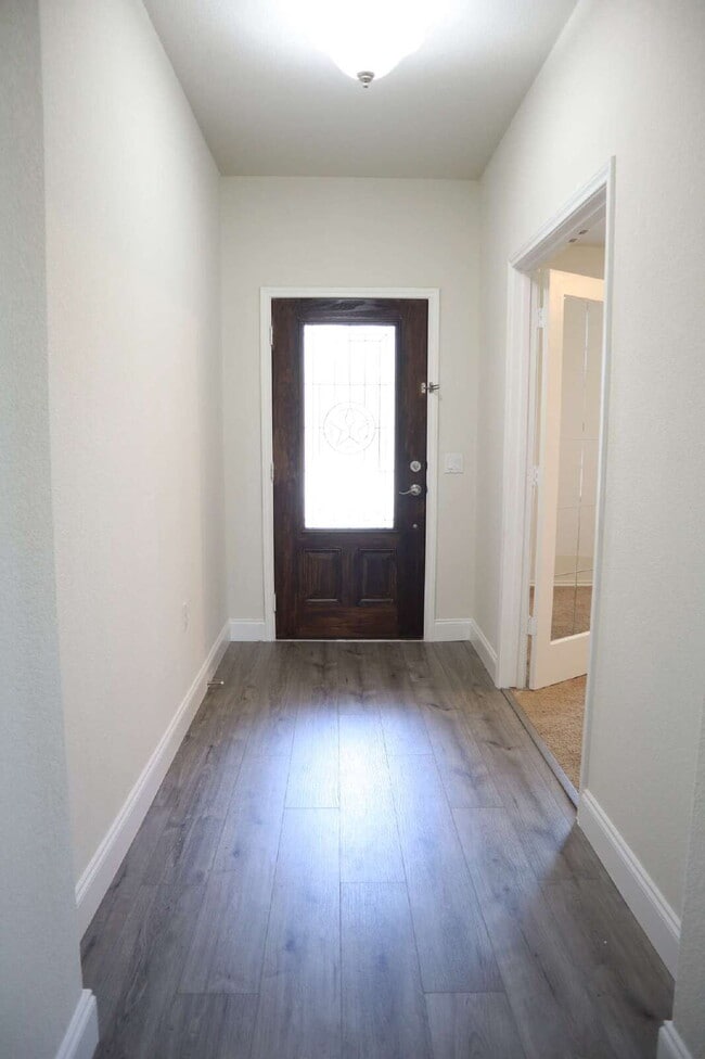 Building Photo - "Charming 3-Bed, 2-Bath Oasis in Austin!!