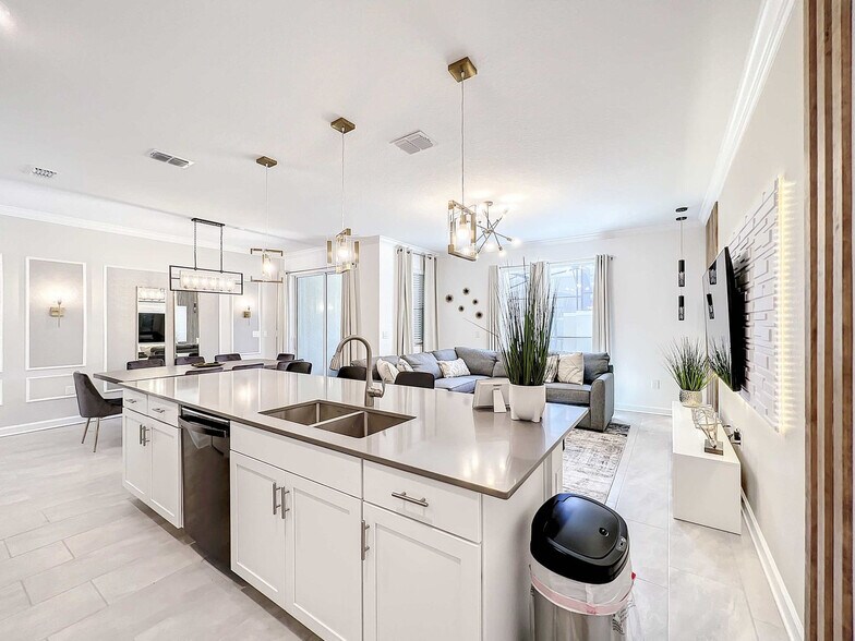 Building Photo - 4259 Paragraph Dr