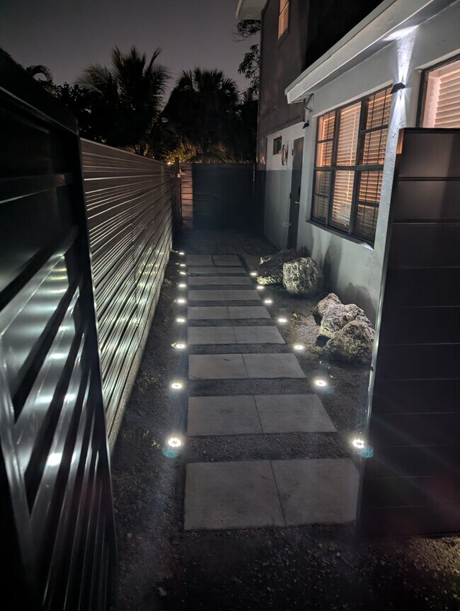 Building Photo - 1111 SW 8th Ave