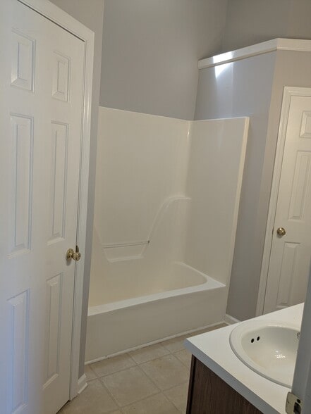 Building Photo - 207 Faldo Dr