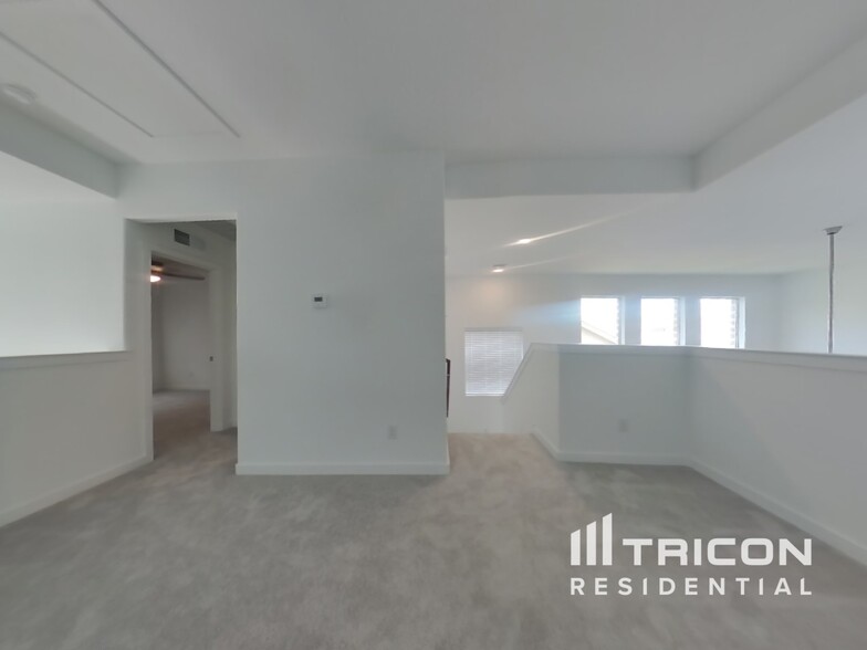 Building Photo - 2700 Brushy Lk Dr