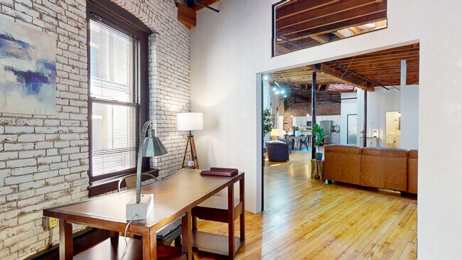 Building Photo - 19 Stanhope St