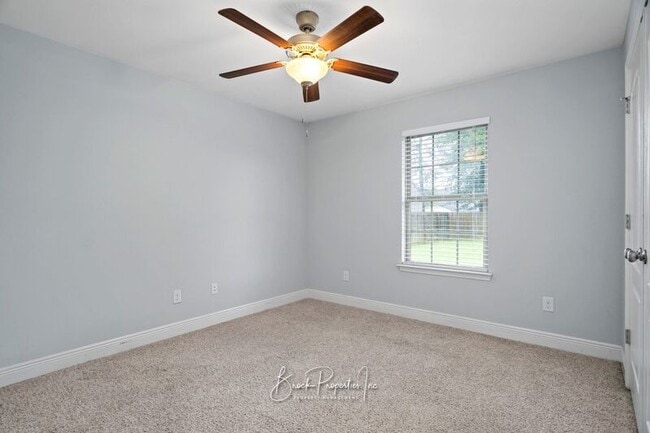 Building Photo - 6130 Autumn Pines Cir