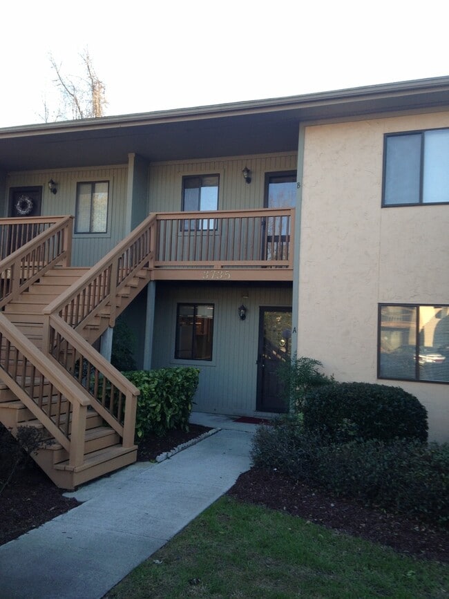 Building Photo - Condo in great location