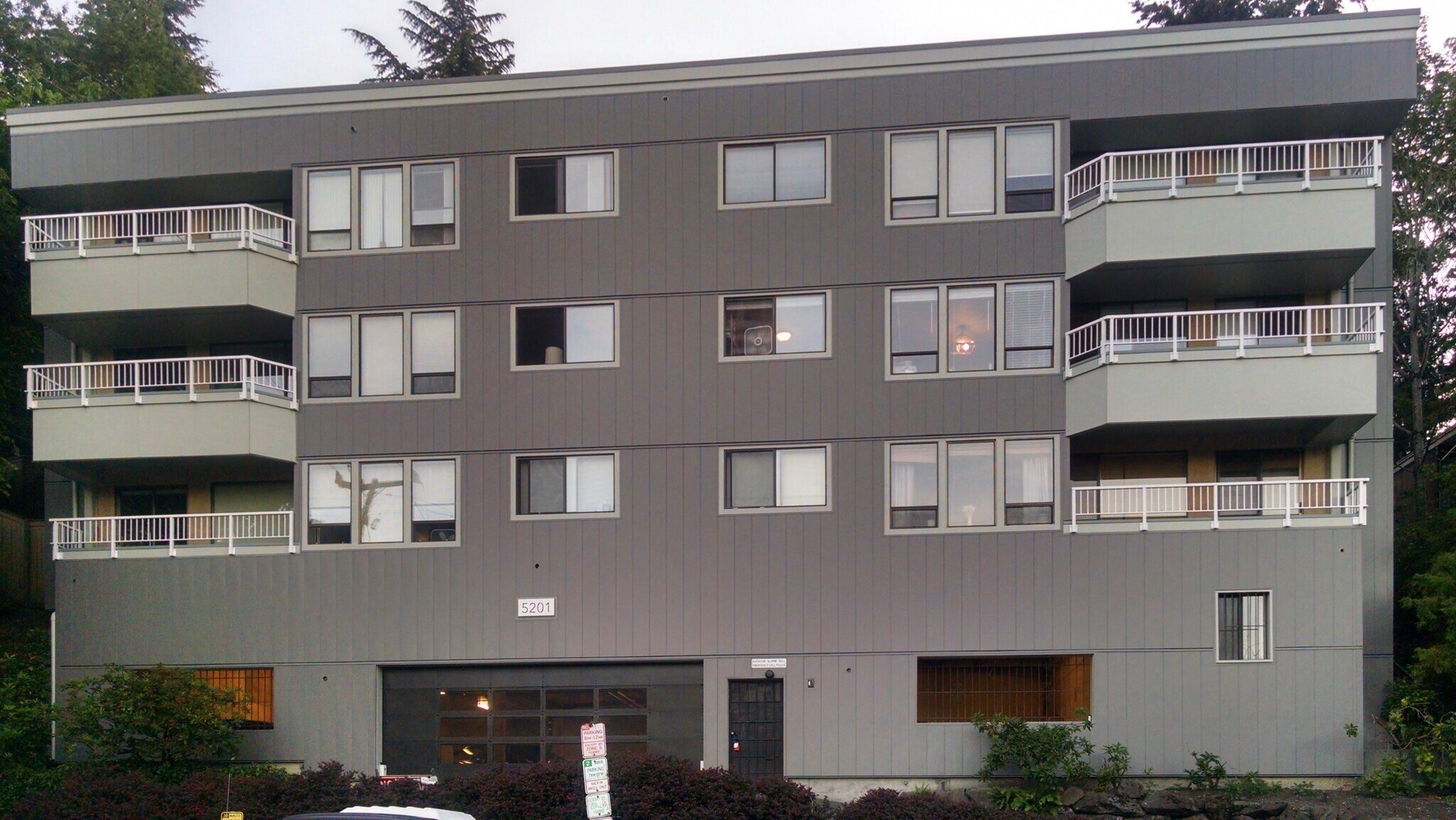Building Photo - 5201 22nd Ave NE