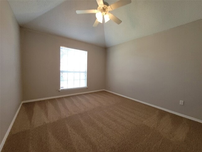Building Photo - 2104 Birch Bend
