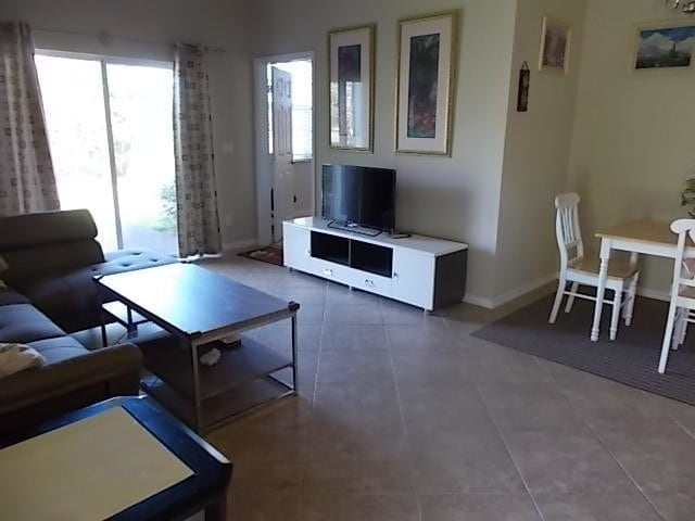 Building Photo - 1551 SE Wilshire Pl