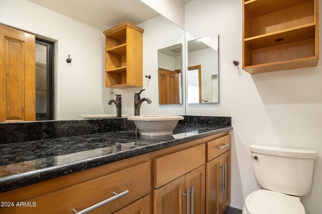 Building Photo - 8643 E Sandalwood Dr