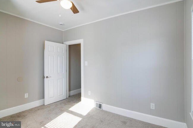 Building Photo - 614 Hunter St