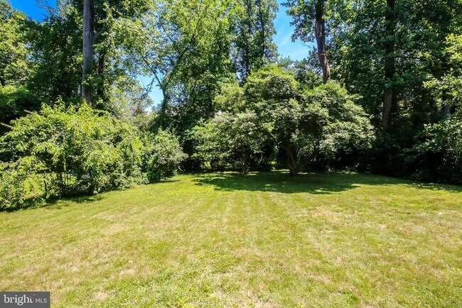 Building Photo - 8401 Beech Tree Rd