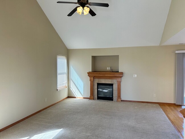 Building Photo - Wonderful Single Family Home
