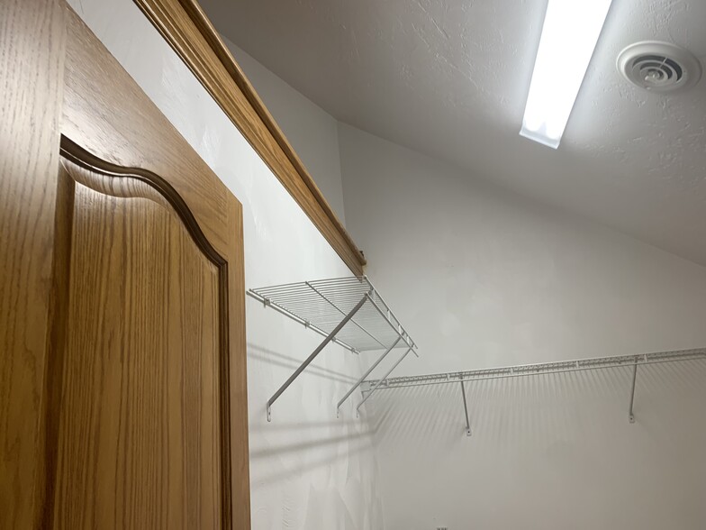 Walk in closet - 900 Allegheny Ave