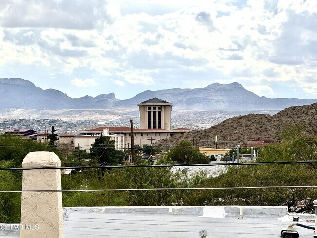 Building Photo - 611 New York Ave