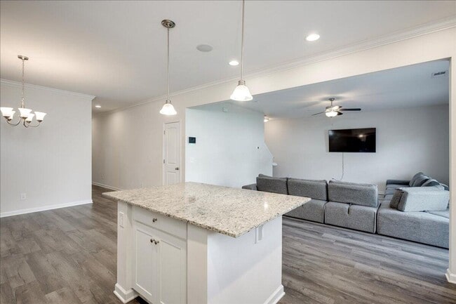 Building Photo - Home For Rent - 4050 Thinbleberry Drive Gr...