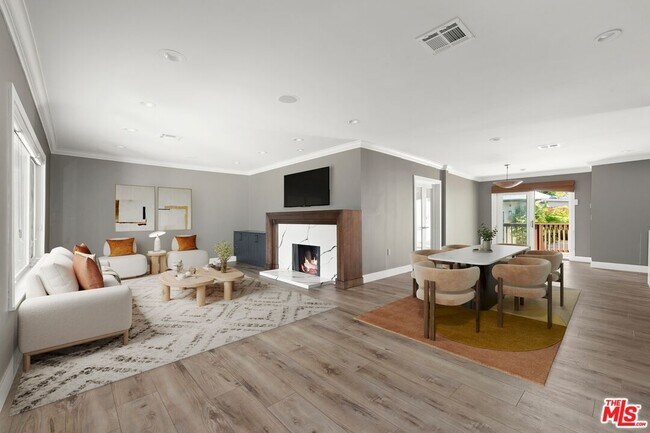 Building Photo - 2011 Stearns Dr