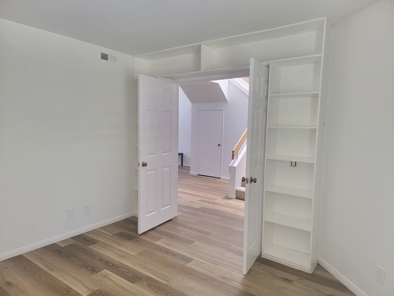 Den/Office - 1870 Outrigger Ln