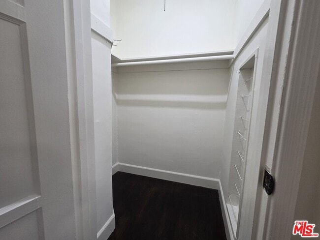 Building Photo - 107 N Sweetzer Ave