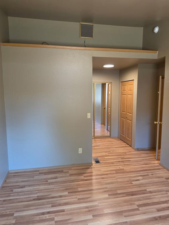 Building Photo - 15607 Parkview Dr SE