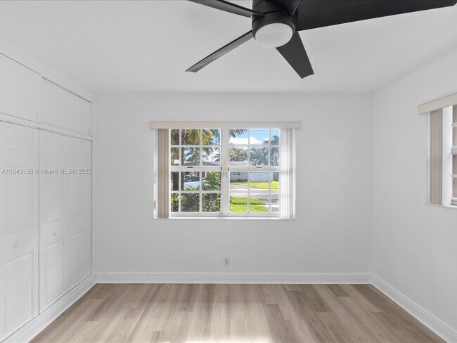 Building Photo - 1501 SW 57th Ave