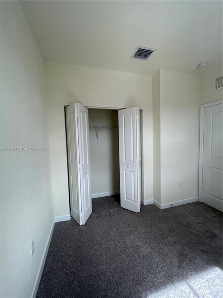 Building Photo - 3425 W 113th St